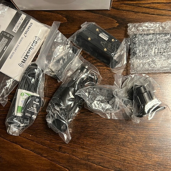 Sirius XM Radio Stratus 7 and Vehicle Kit - Picture 6 of 6
